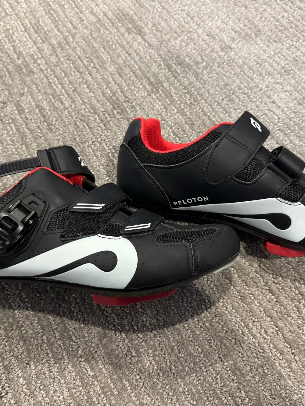Men's Size 46 Peloton Cycling Shoes in Black with Red Lining - Picture 2 of 5